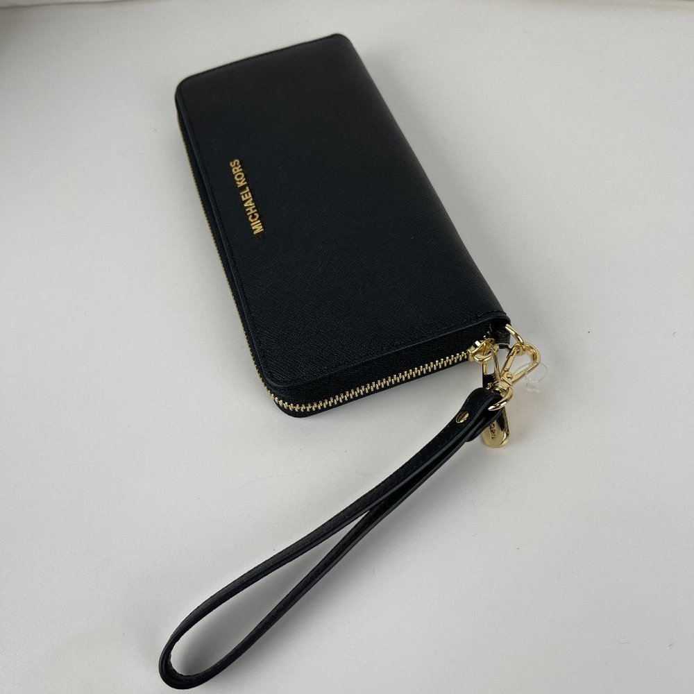 New Michael Kors Black Saffiano Leather Zippered Wallet - Picture 3 of 4